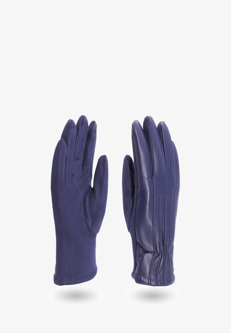 Un paio di guanti blu navy, uno in suede per la mano sinistra e uno in pelle liscia per la mano destra, mostrati distesi con le dita estese.
