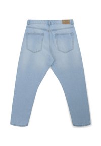 Jeans in denim azzurro chiaro con vestibilità rilassata, caratterizzati da cinque tasche, gamba dritta e una texture morbida e leggermente sbiadita.