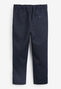 Marineblaue Hose mit elastischem Bund, flachem Vorderteil, einer Gesäßtasche mit Knopfverschluss und geraden Beinen. Glatte Textur, lässiges Design.