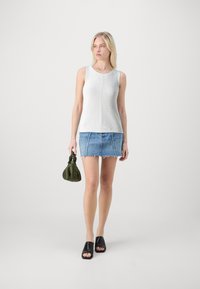 GAP CHEVRON TANK - Topp - new off-white