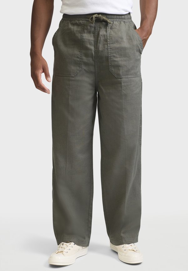 ROBIN PANTS COMFORT FIT - Stoffhose - kambaba