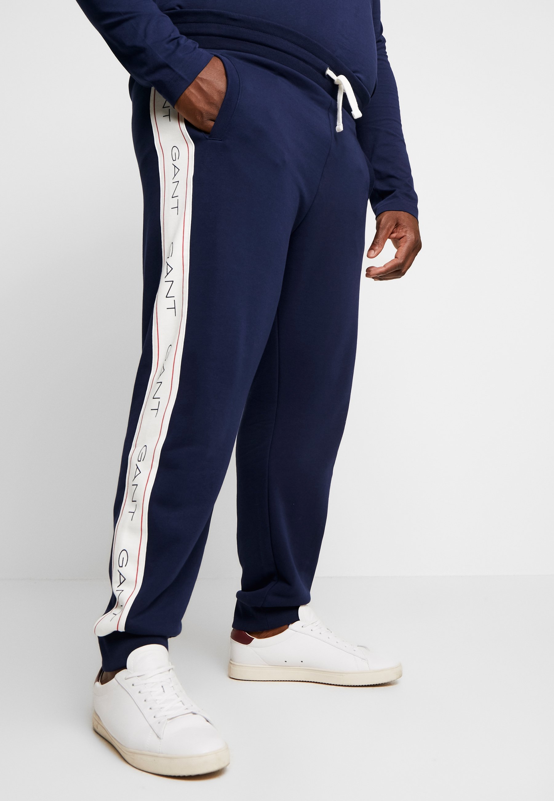GANT ARCHIVE PANTS Joggebukse evening blue Zalando.no Blue ARCHIVE JOGGEBUKSE Gant Joggebukser - Herreklær er billig