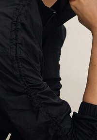 Mango Übergangsjacke - black