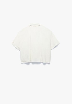 Weißes, kurzes Shirt mit kurzen Ärmeln, umgeschlagenem Kragen und glatter Textur. Einfaches Design, keine sichtbaren Muster oder Akzente.