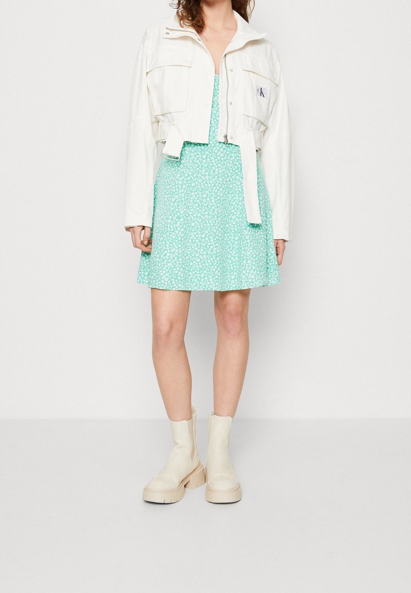 Calvin Klein Jeans Day dress - green - (Pre-owned) - Zalando