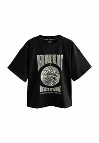Zwart katoenen T-shirt met korte mouwen, met een witte afwerking van een discobal en de tekst "DISCO MADE ME DO IT."