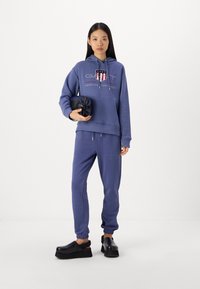 GANT ARCHIVE SHIELD HOODIE - Sweater - dusty navy