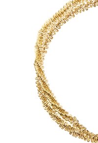 Halskette aus goldenem Metall mit einem strukturierten, verflochtenen Design, bestehend aus drei Strängen und einer glatten, polierten Oberfläche.