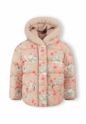Doudoune rose avec des motifs floraux, fraises et arc-en-ciel, avec une capuche beige douce doublée en fausse fourrure et des poches avant.
