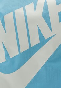 Nike Sportswear HERITAGE DRAWSTRING UNISEX - Mochila - aquarius blue/sail