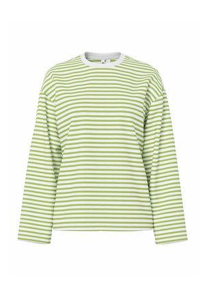 Haut à manches longues à rayures vert clair et blanches, avec un col rond et une coupe décontractée. Tissu en coton doux avec une texture lisse.