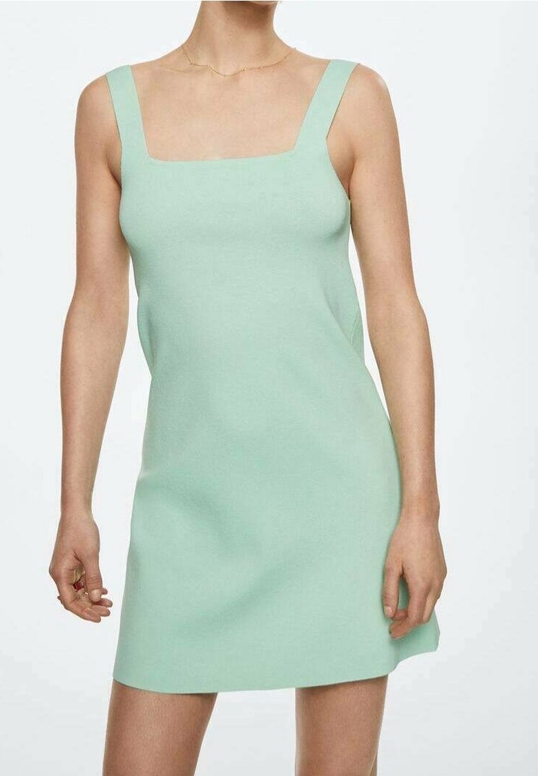 Robe sans manches vert menthe avec un décolleté carré. Tissu lisse et extensible, silhouette ajustée et longueur genou. Pas de motifs ni d'accents.