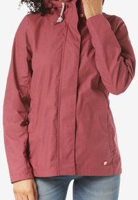 Wasserdichte bordeauxfarbene Jacke mit durchgehendem Reißverschluss, verstellbarer Kapuze und elastischen Bündchen, aus einem glatten, langlebigen Stoff gefertigt.