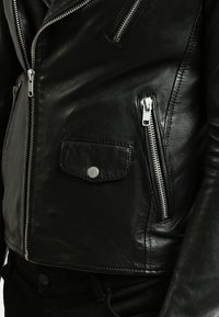 Serge Pariente Lederjacke - black