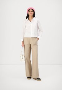 ONLY ONLBOWY BOW DETAIL SHIRT - Skjortebluse - white