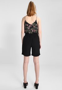 Vero Moda Šortky - black