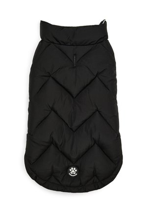 Zwarte puffy hondenjas met een chevron-gequilt patroon, hoge kraag en een ronde logo patch aan de onderkant. Gemaakt van gladde, waterafstotende stof.