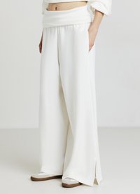 Calliope GINNICI AMPI - Pantalon classique - gesso