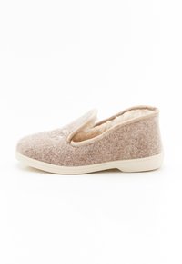 Beige vilten slipper met een zachte textielen bovenkant, instapontwerp, ronde neus en een gevoerde binnenkant. Minimalistische witte rubberen zool.