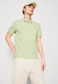 GANT REGULAR FIT - Bluză polo - milky matcha