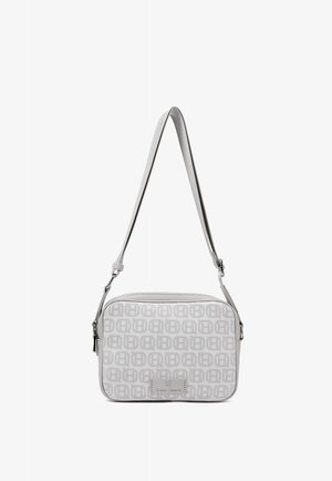 Petit sac bandoulière rectangulaire avec sangle ajustable, motif monogramme gris clair et patch logo devant avec le nom de la marque.