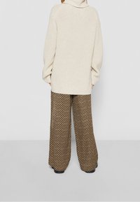 Marc O'Polo Svetr - taupe