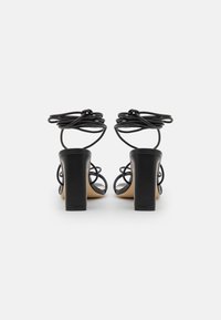 ONLY SHOES Korolliset sandaalit - black