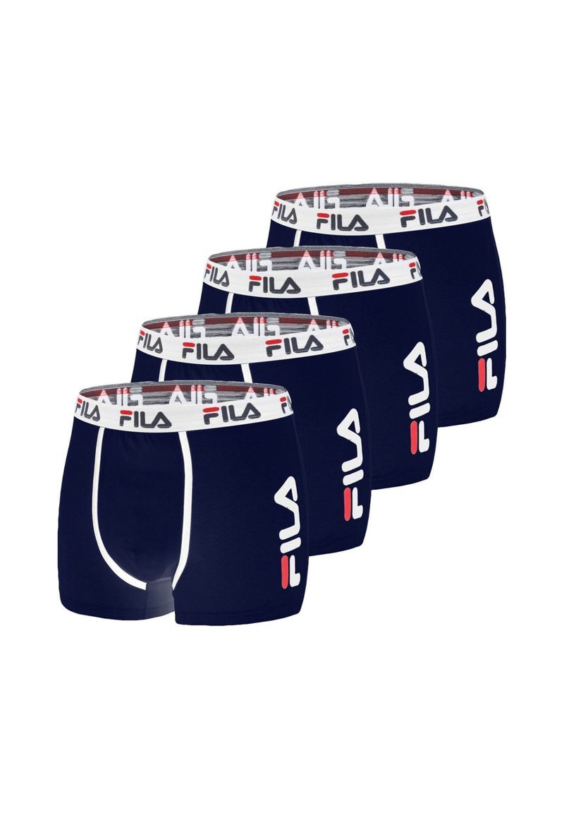 Lot de quatre boxers bleu marine, avec une taille élastique blanche portant le logo Fila. Tissu doux, design ajusté, détail de logo contrastant.