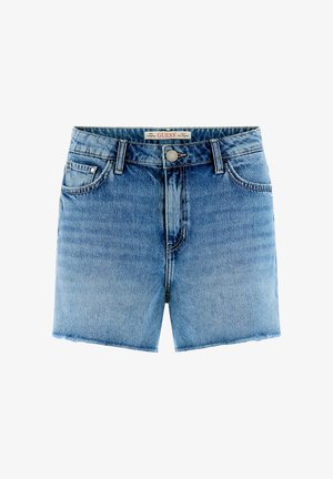 Pantalones cortos de mezclilla azul claro con bajos deshilachados, botón y cremallera frontales, trabillas para cinturón y estilo de cinco bolsillos.