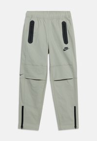 Nem kiválasztott, spruce fog/black