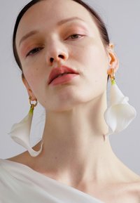 Cult Gaia CALISTA EARRING - Brincos - white