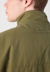 GANT HAMPSHIRE JACKET - Chaqueta fina - moss green