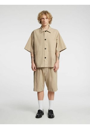 LOOSE FIT - Shorts - weathered teak