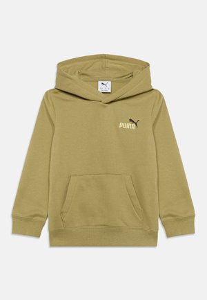 Ανοιχτό καφέ φούτερ Puma με κουκούλα, μπροστινή τσέπη και λογότυπο στο αριστερό μέρος του στήθους, εμφανίζεται σε λευκό φόντο.