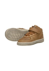 Bruine leren hoge sneakers met klittenbandsluiting en veters; gekruide rubberen zool met een geprofileerd loopvlak voor grip.