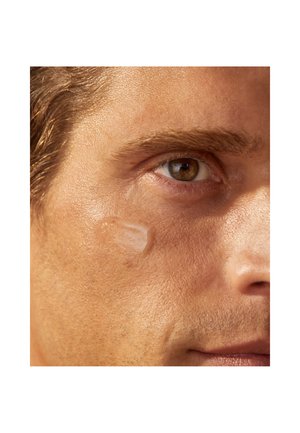 ANTI-AGE HYALURON SERUM 2 IN 1 - Serum - -