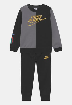 AMPLIFY CREW UNISEX SET - Trainingspak - black