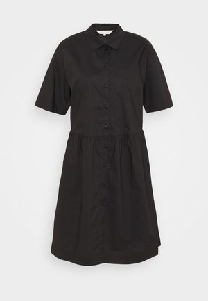 Vestido negro de manga corta con botones delanteros, cuello y cintura fruncida, mostrado sobre un fondo claro y liso.