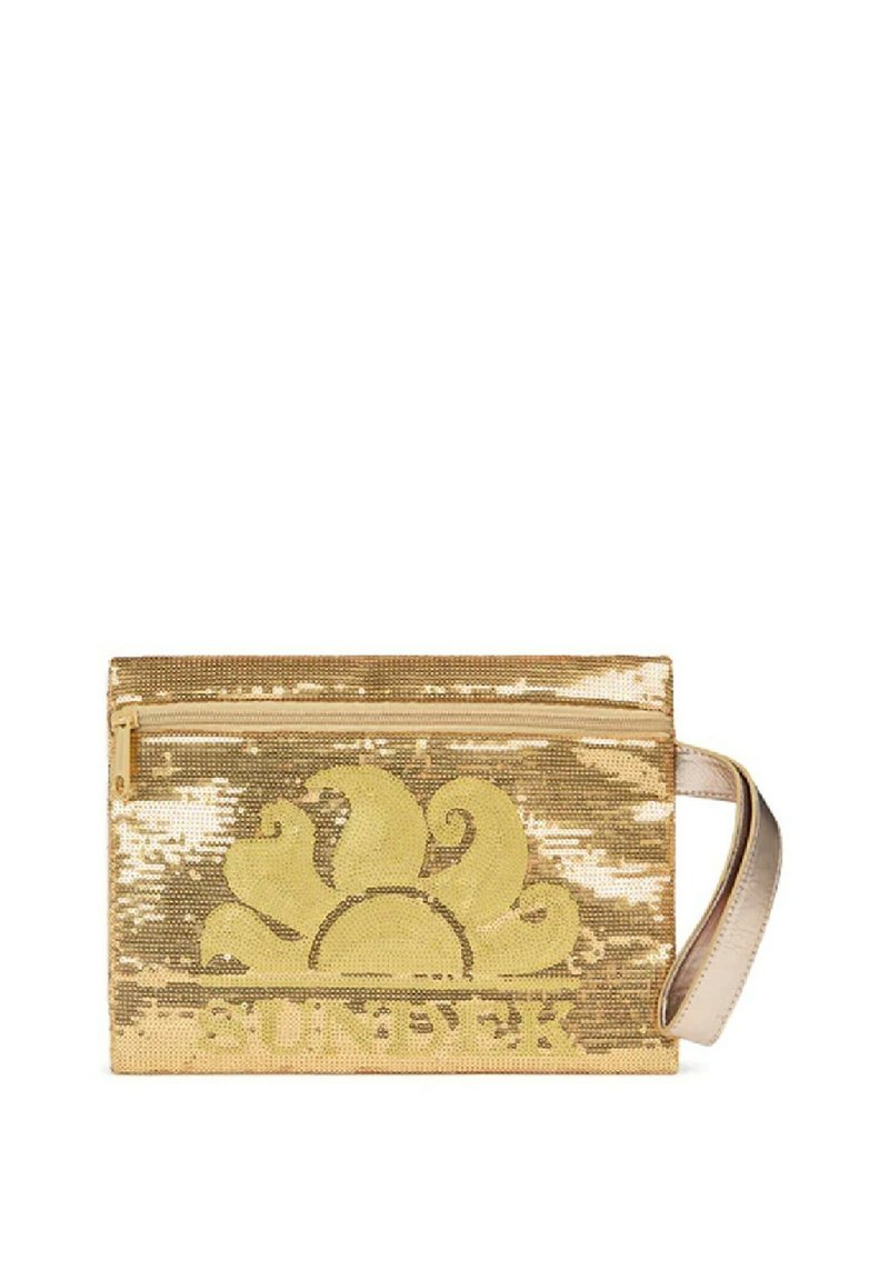 Borsa a pochette in paillettes dorate con motivo floreale, chiusura a zip e tracolla laterale. Superficie liscia e riflettente con dettaglio del logo nella parte inferiore.