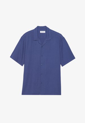 Chemise à col à manches courtes en tissu texturé bleu foncé, avec six boutons et une coupe légèrement décontractée. Couleur unie, sans motifs ni accents.