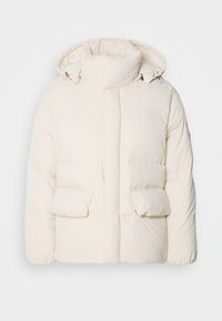 Puffjakke i offwhite med høj krave, store forlommer, lynlås-lukning og quiltet tekstur med hætte.