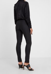 Patrizia Pepe Pantalon classique - black