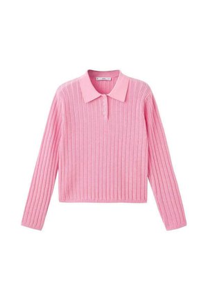 Pull en maille rose à manches longues et col, avec trois boutons au niveau du col et une taille courte.