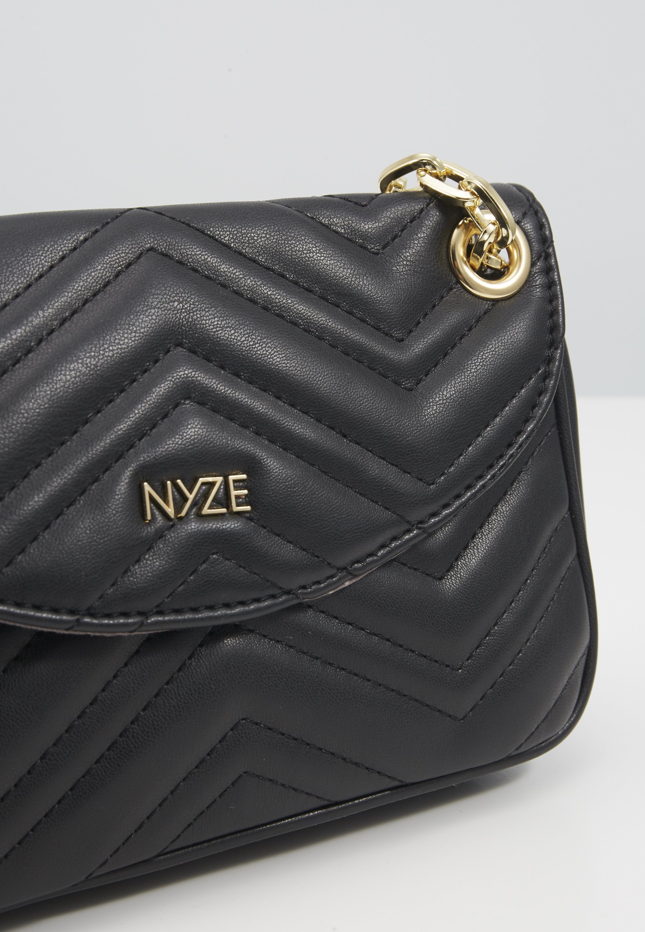 Nyze CROSSBODY BY LAURA JOELLE Skulderveske black Nyze CROSSBODY BY LAURA JOELLE Skulderveske black