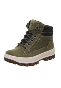 Groene suède enkelboot met een gestructureerde zwarte bovenkant, witte rubberen zool, vetersluiting en zijstiksels. Duurzaam schoeisel voor buiten.