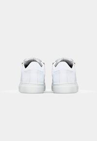 Thumbnail Image 6