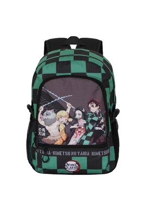 Schoolrugzak met een groen-zwart geruit patroon en vier Demon Slayer-animepersonages in actieve poses op de voorzak.