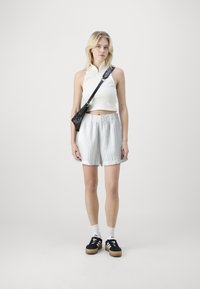 GAP CRINKLE GAUZE PULL ON - Shorts - new off white