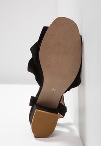 Cream Sandales - black