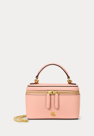 Kompaktowa prostokątna różowa skórzana torebka z złotym zamkiem błyskawicznym, górnym uchwytem, małym złotym łańcuszkiem na ramię oraz złotym logo RLL z przodu.